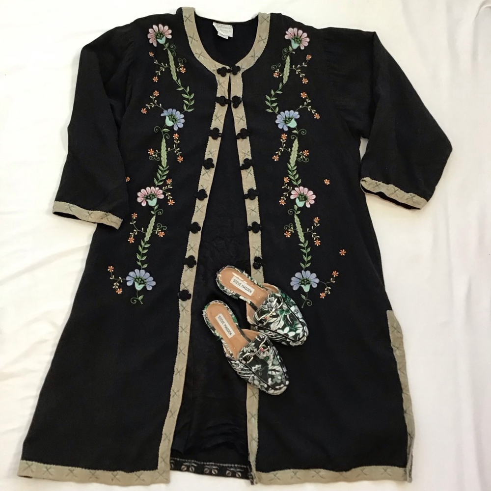Raiment Fashions, Inc. Women India/Asian Design Black Embroidered Jacket L - Picture 2 of 14